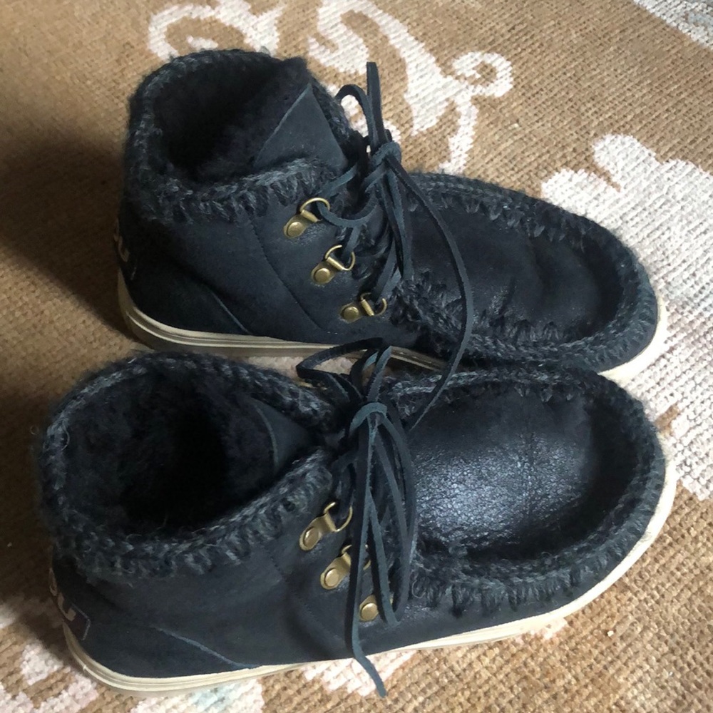 MOU Booties